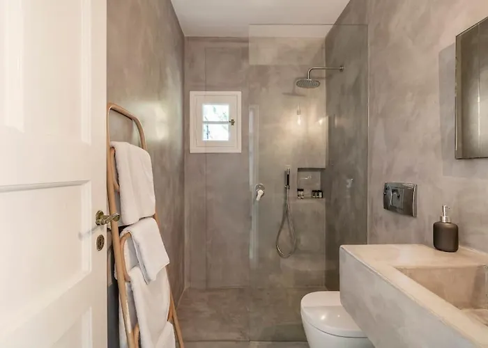 Daire Beautiful, Sunny In